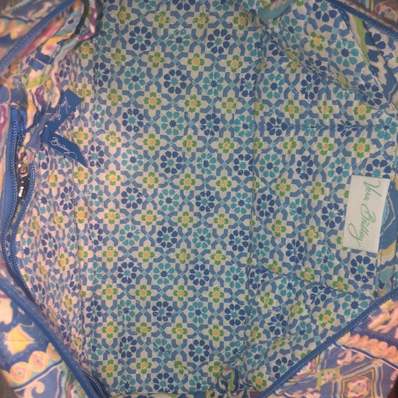 Vera Bradley purse. Colors green blue and white. Measures 10x5x4 - Picture 5 of 9